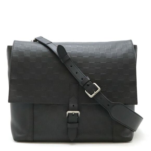 Pre Loved louis vuitton District PM Messenger Bag Men black | black Briefcases - Picture 1 of 8